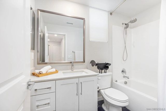 10443 Newbliss Way, San Diego, CA 92126