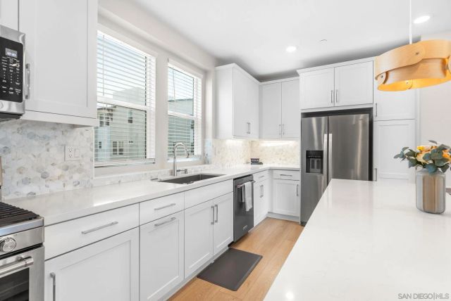 10443 Newbliss Way, San Diego, CA 92126