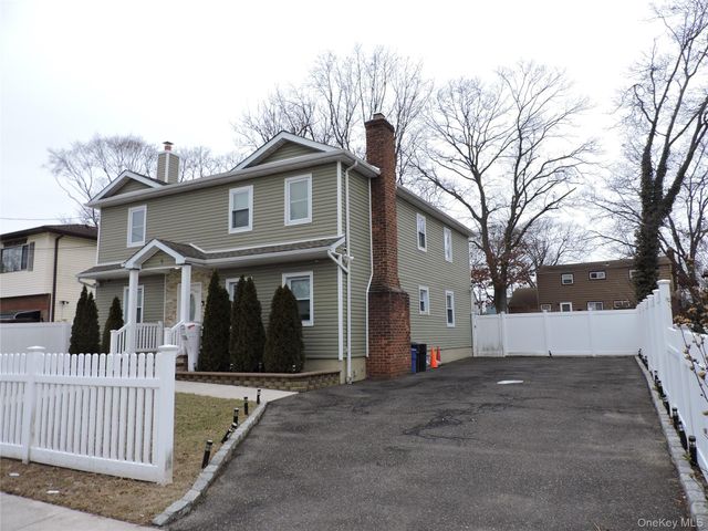 9 Bainbridge Street, Roosevelt, NY 11575