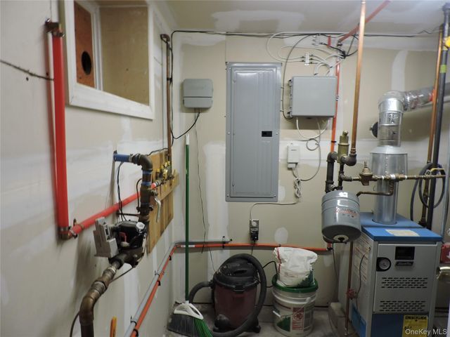 9 Bainbridge Street, Roosevelt, NY 11575