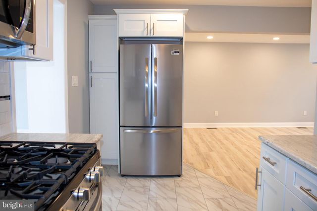 952 COLUMBUS RD, Burlington, NJ 08016