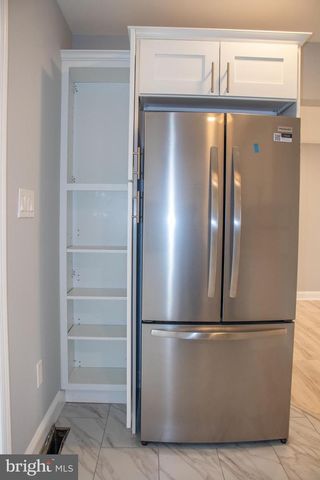 952 COLUMBUS RD, Burlington, NJ 08016