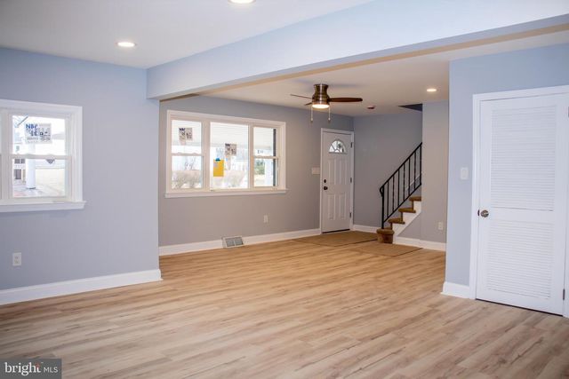 952 COLUMBUS RD, Burlington, NJ 08016