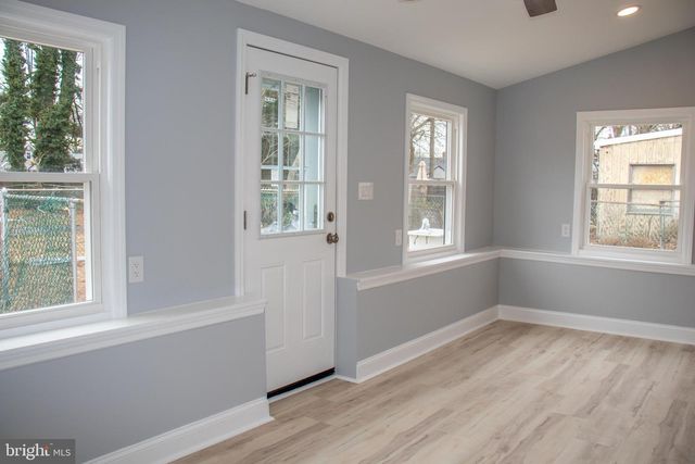 952 COLUMBUS RD, Burlington, NJ 08016