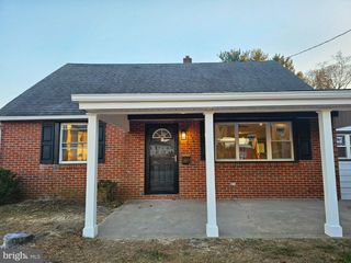 952 COLUMBUS RD, Burlington, NJ 08016