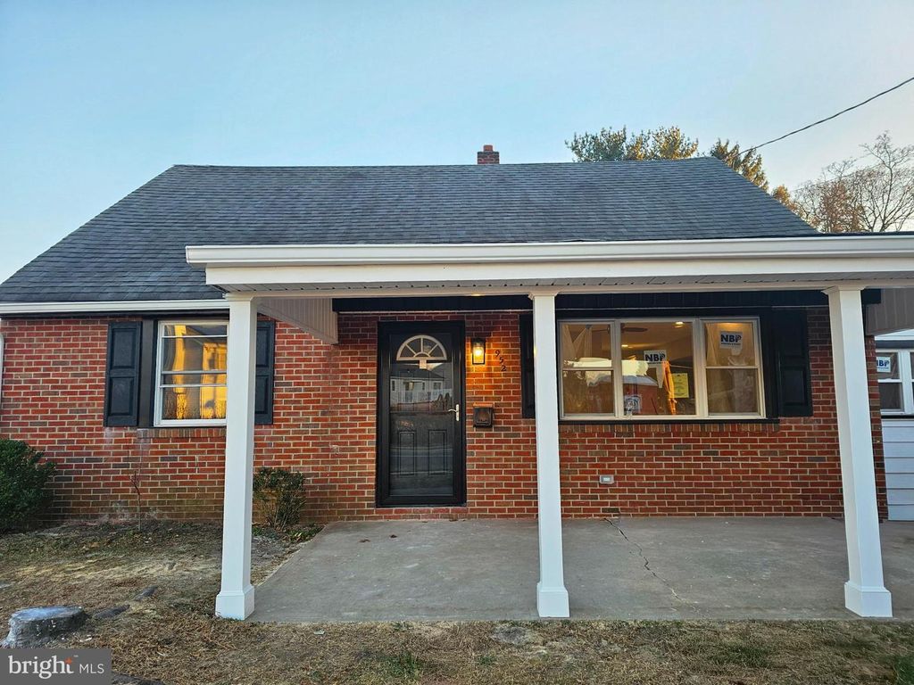 952 COLUMBUS RD, Burlington, NJ 08016