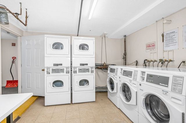 175 Willard St 9, Lowell, MA 01850