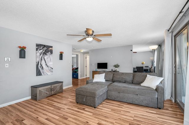 175 Willard St 9, Lowell, MA 01850