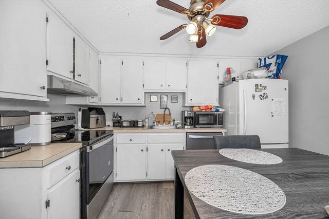 175 Willard St 9, Lowell, MA 01850