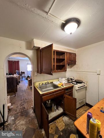 2735 N TAYLOR ST, Philadelphia, PA 19132