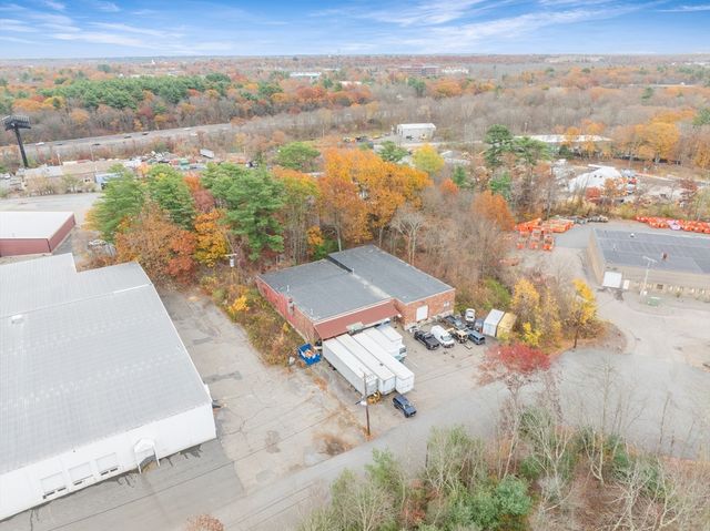 8 Carver Cir, Canton, MA 02021