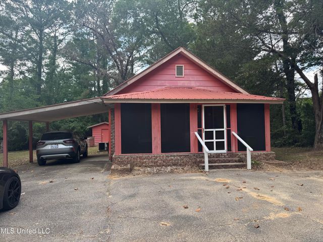 112 Lott Road, Perkinston, MS 39573