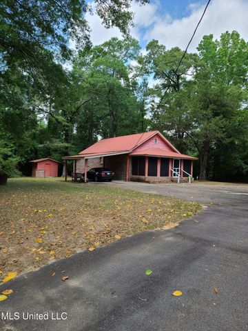 112 Lott Road, Perkinston, MS 39573