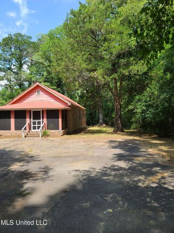 112 Lott Road, Perkinston, MS 39573