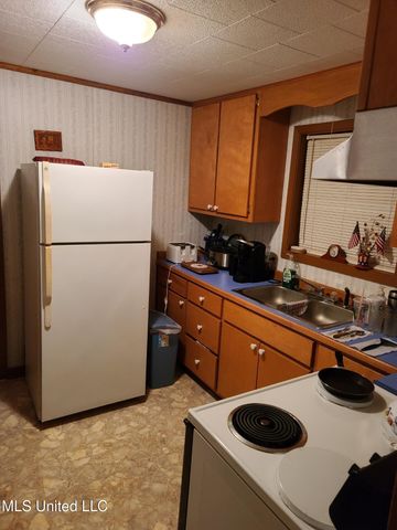 112 Lott Road, Perkinston, MS 39573