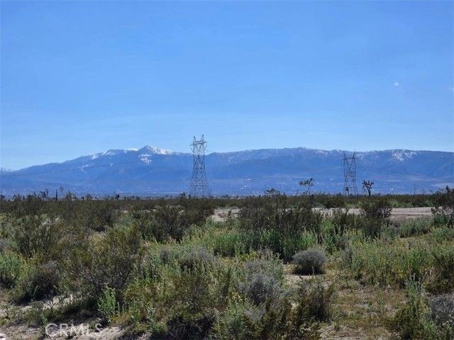 4454 Sandstone, Phelan, CA 92371