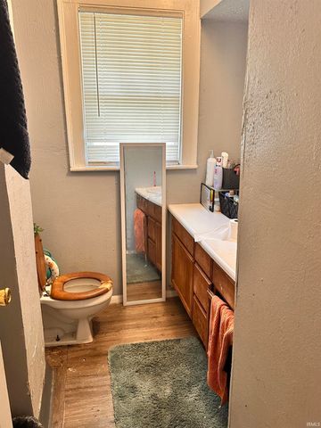 1563 Marshall Avenue, Evansville, IN 47714