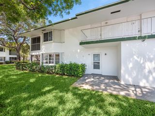 9 Westwood Avenue 105b, Tequesta, FL 33469