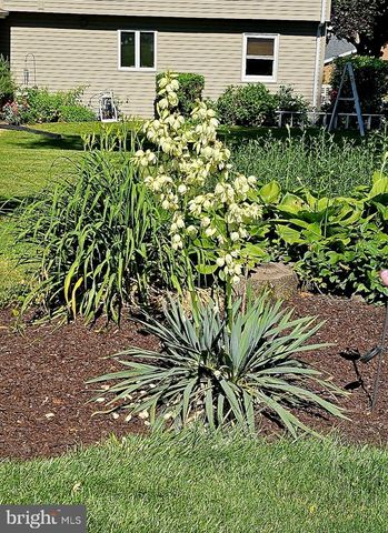 2404 RYE CIRCLE, Mechanicsburg, PA 17055