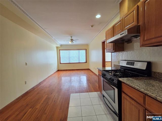 228 Main E, Ridgefield Park, NJ 07660