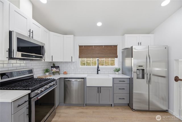 27705 23rd Avenue S, Federal Way, WA 98003