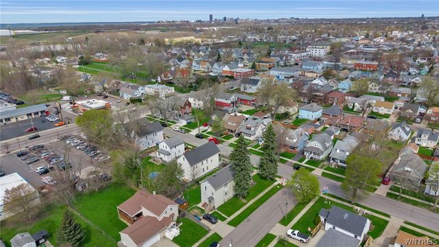 33 Downing Street, Buffalo, NY 14220