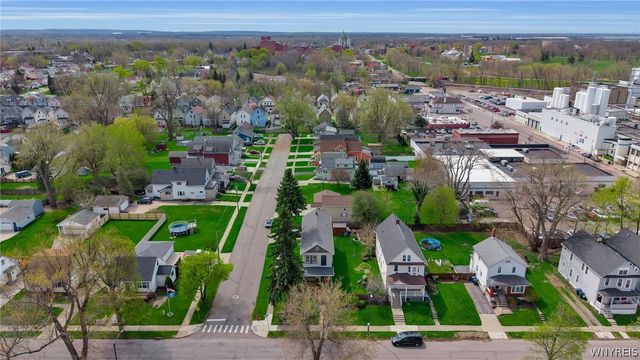 33 Downing Street, Buffalo, NY 14220