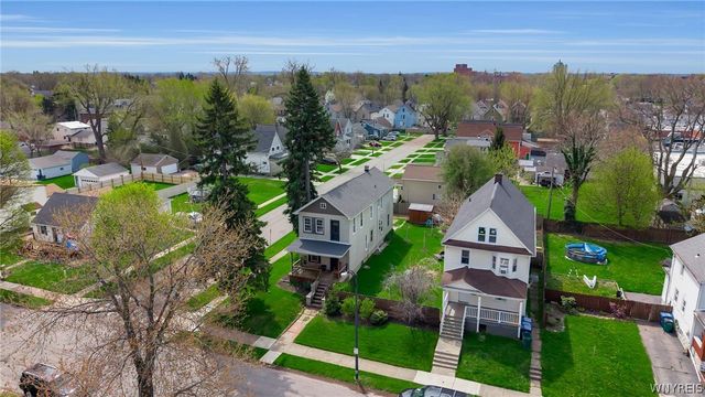 33 Downing Street, Buffalo, NY 14220