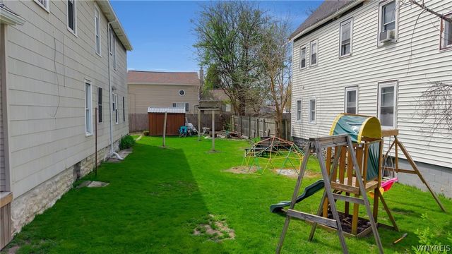 33 Downing Street, Buffalo, NY 14220
