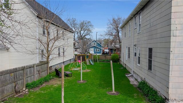 33 Downing Street, Buffalo, NY 14220