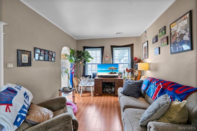 33 Downing Street, Buffalo, NY 14220