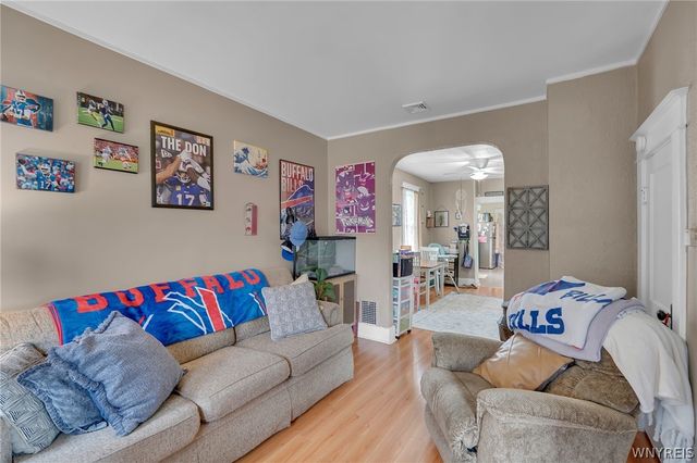 33 Downing Street, Buffalo, NY 14220