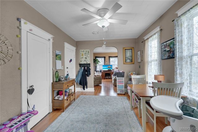 33 Downing Street, Buffalo, NY 14220