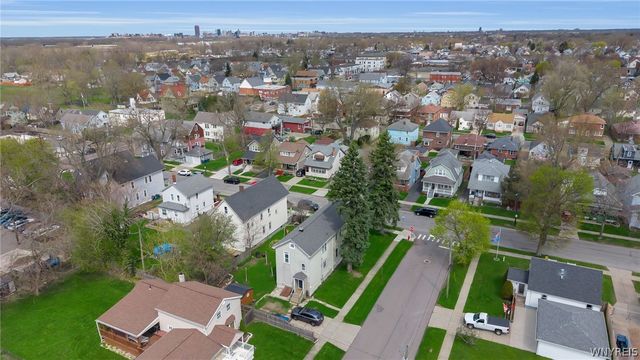33 Downing Street, Buffalo, NY 14220