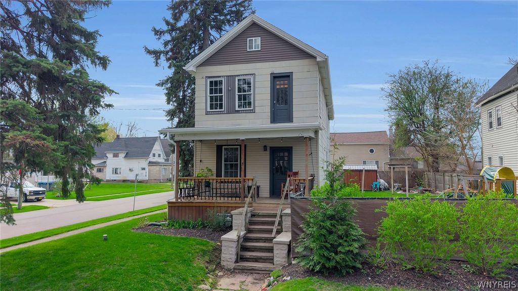 33 Downing Street, Buffalo, NY 14220
