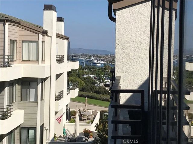 210 Lille Lane 303, Newport Beach, CA 92663