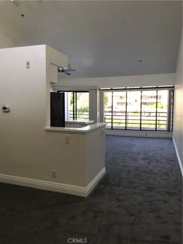 210 Lille Lane 303, Newport Beach, CA 92663