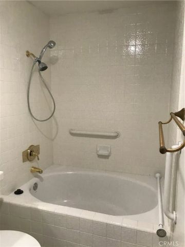 210 Lille Lane 303, Newport Beach, CA 92663