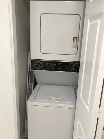 210 Lille Lane 303, Newport Beach, CA 92663