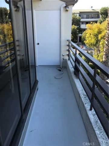 210 Lille Lane 303, Newport Beach, CA 92663