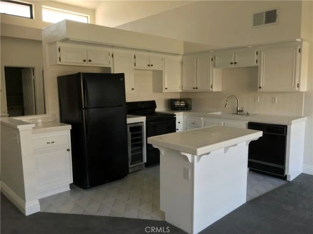 210 Lille Lane 303, Newport Beach, CA 92663