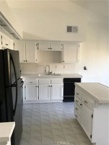 210 Lille Lane 303, Newport Beach, CA 92663