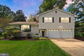 2407 LISBON LN, Alexandria, VA 22306