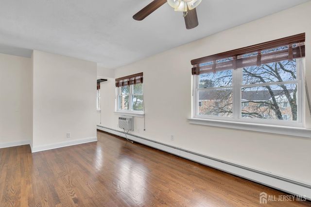 26 Windsor Terrace E, Freehold, NJ 07728