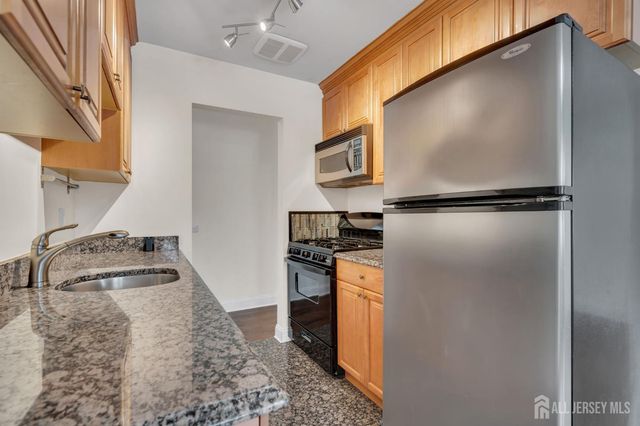 26 Windsor Terrace E, Freehold, NJ 07728