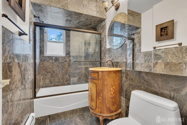 26 Windsor Terrace E, Freehold, NJ 07728