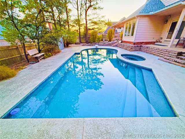 5524 E 106th Place S, Tulsa, OK 74137