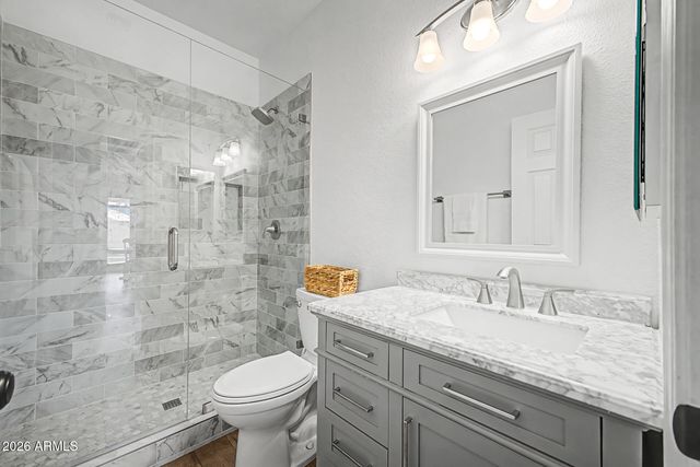 9037 W Quail Avenue, Peoria, AZ 85382