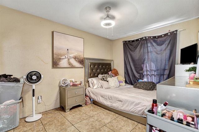 8642 Flower Path Street, Houston, TX 77044