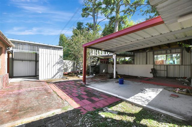8642 Flower Path Street, Houston, TX 77044
